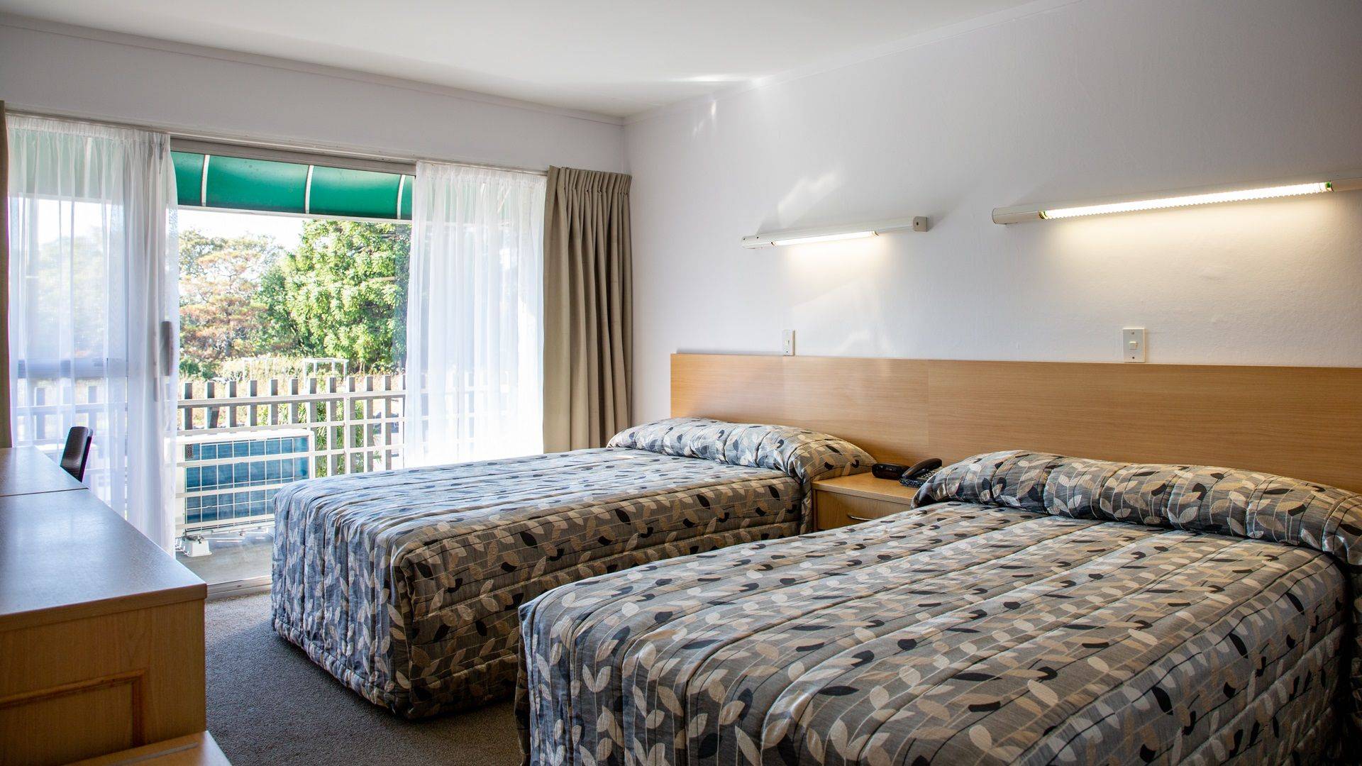 Standard Twin Balcony Rooms Auckland Rose Park Hotel Standard Twin Balcony Rooms Auckland Rose Park Hotel