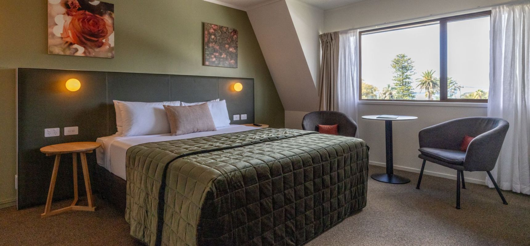 Premium King Suite with Lounge