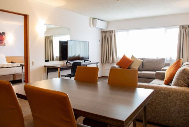 Premium King with Lounge